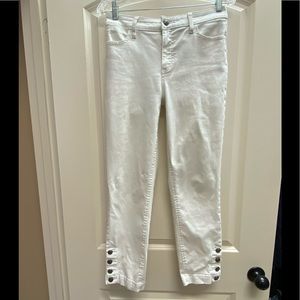 White cropped jeans